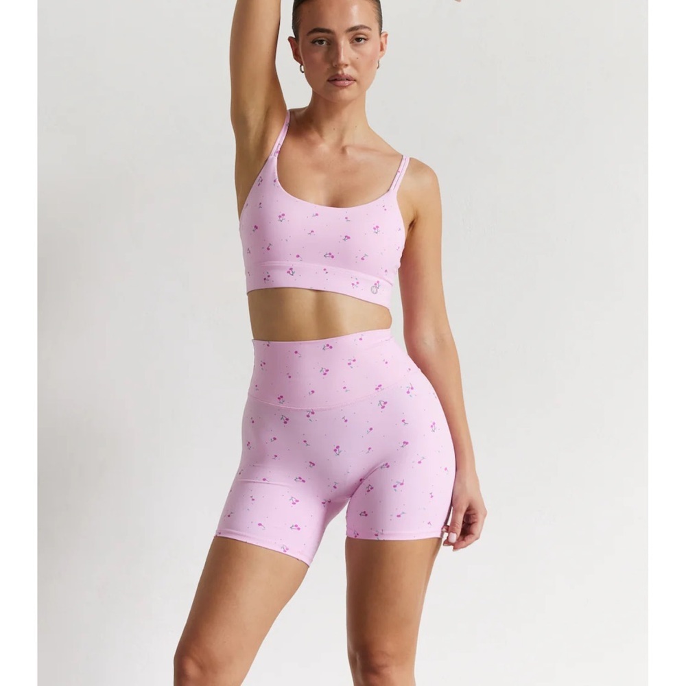 Astoria Activewear Blossom Pink Cherry Print Active Shorts and sports bra xl SET